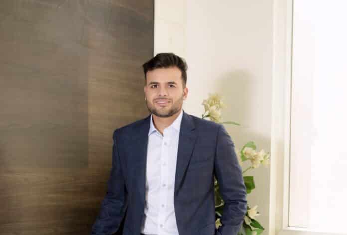 Syska Director Gurumukh Syska Led